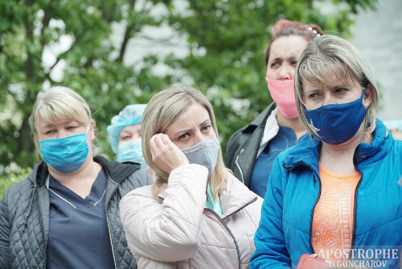 У Києві медики влаштували бунт через низькі зарплати (Фото/Відео)